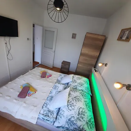 Zoeld Beka Apartmanok Koelcsey II Hajduszoboszlo Exterior photo